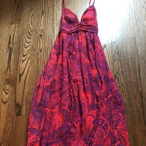 Maxi dress, feminine print, perfect for summer